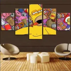 Un quadro di street art in 5 parti di Homer Simpson davanti a un salotto ultracontemporaneo