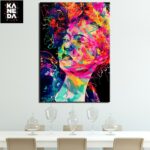 Tableau femme géométrique multicolore