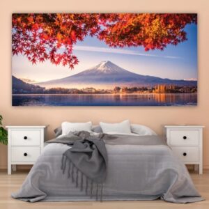 Tableau Montagne et printemps. Bonne qualité, original, accrochée sur un mur au dessus d'un lit dans une maison